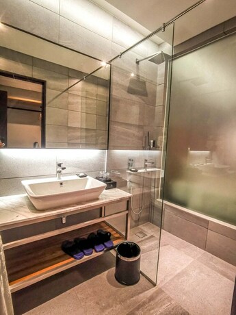 Imagen de la habitación del Hotel Amigo Bintulu. Foto 33