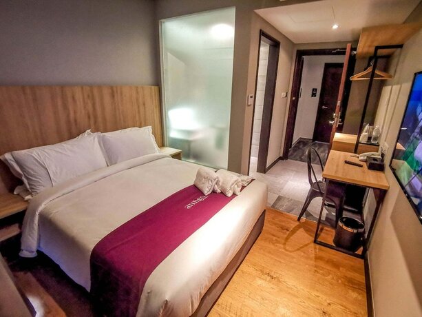Imagen de la habitación del Hotel Amigo Bintulu. Foto 34