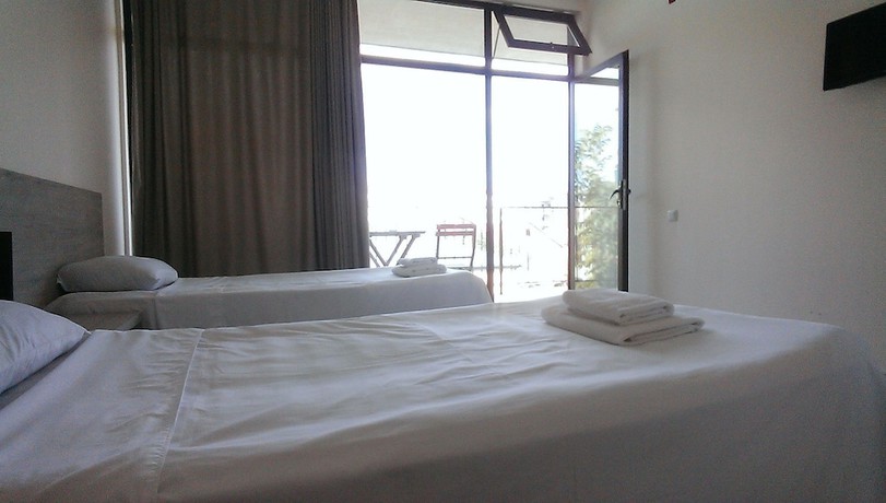 Imagen de la habitación del Hotel Amigo II. Foto 7