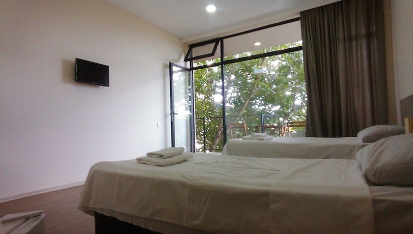 Imagen de la habitación del Hotel Amigo II. Foto 17