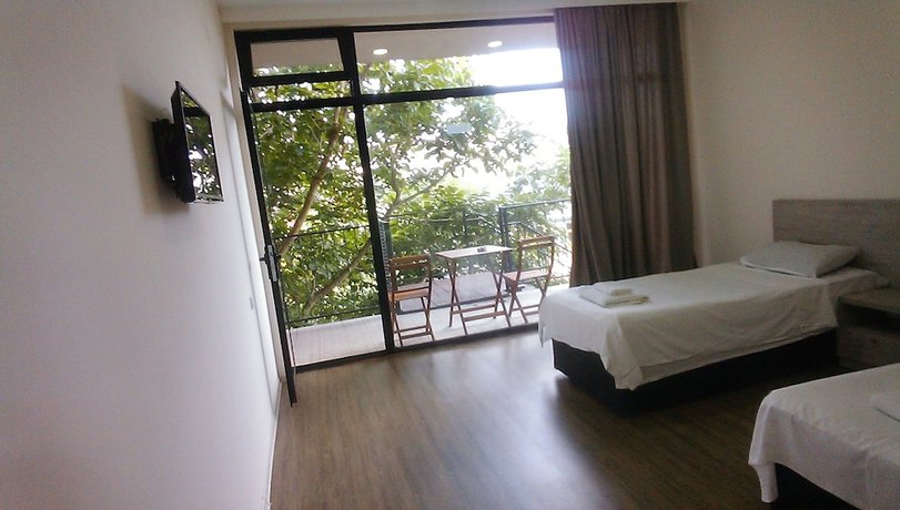 Imagen de la habitación del Hotel Amigo II. Foto 19