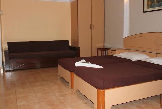 Imagen general del Hotel Amigo Plaza. Foto 1
