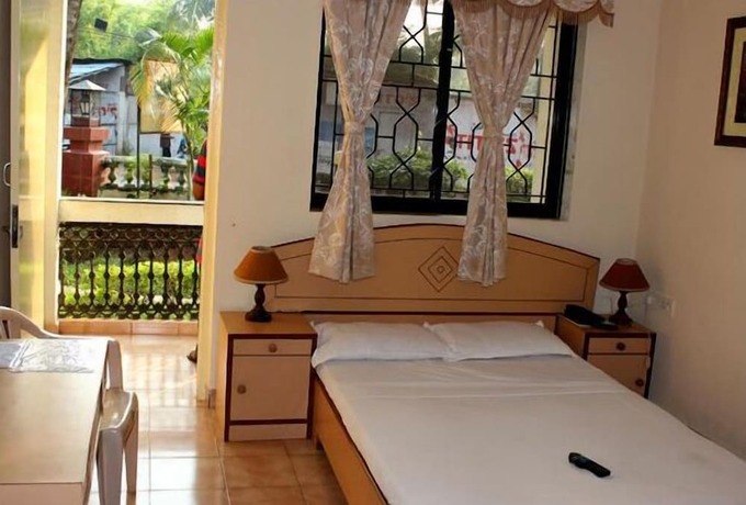 Imagen de la habitación del Hotel Amigo Plaza. Foto 19