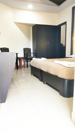 Imagen general del Hotel Amigo Plaza. Foto 11
