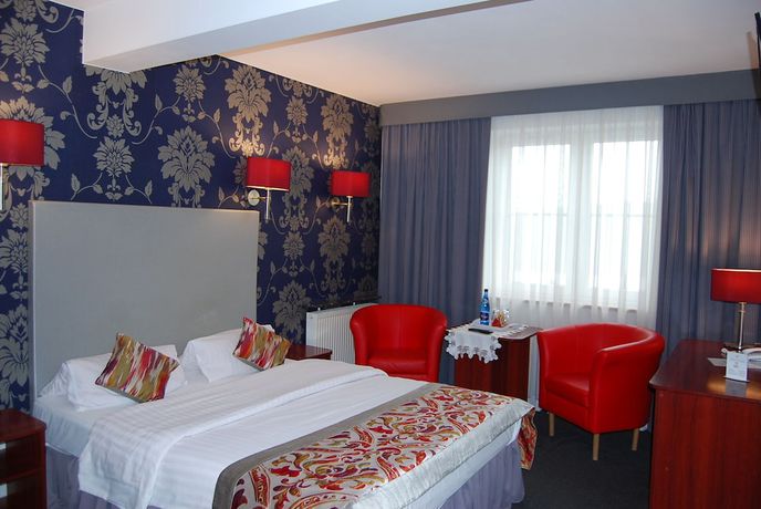 Imagen de la habitación del Hotel Amigo, Sulej&oacute;wek. Foto 11