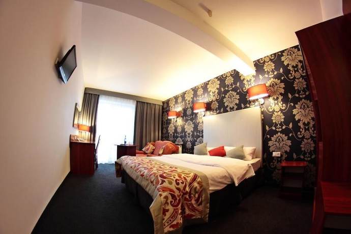 Imagen de la habitación del Hotel Amigo, Sulej&oacute;wek. Foto 12