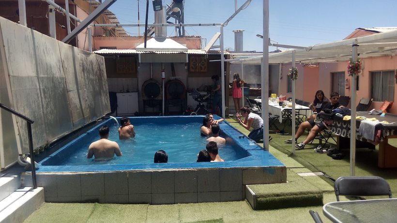 Imagen de la piscina del Hotel Amigos. Foto 18