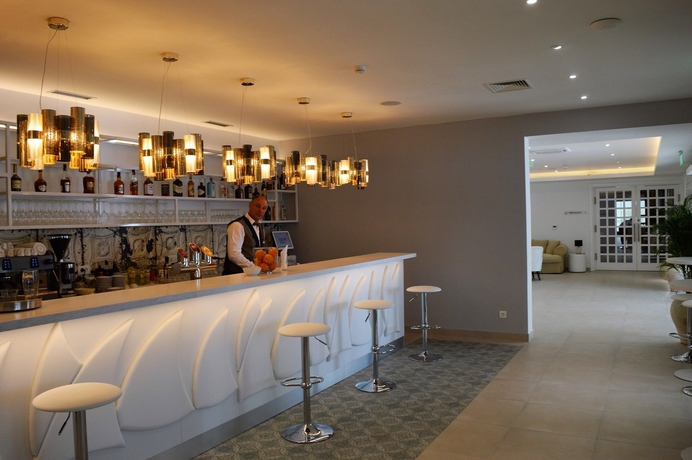 Imagen del bar/restaurante del Hotel Aminess Bellevue. Foto 3