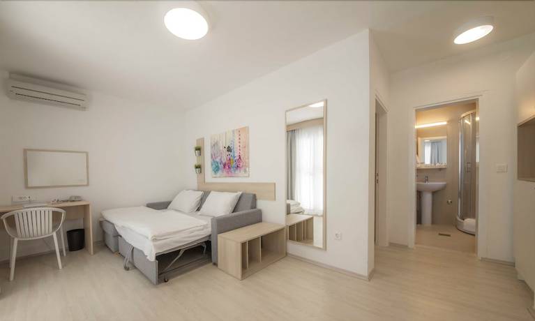 Imagen de la habitación del Hotel Aminess Bellevue Village. Foto 11