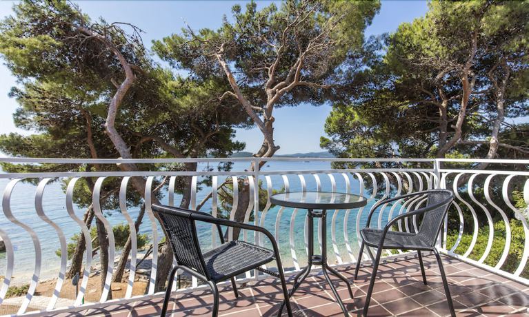 Imagen de los exteriores del Hotel Aminess Bellevue Village. Foto 13