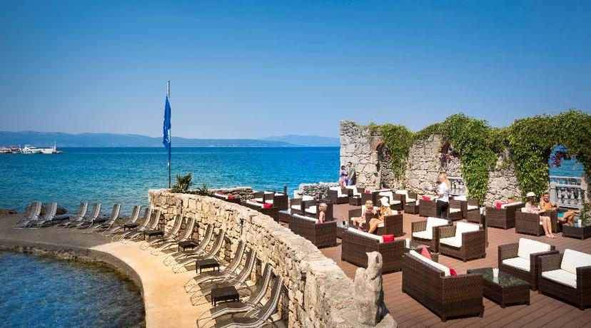 Imagen del bar/restaurante del Hotel Aminess Gaia Green Villas. Foto 16