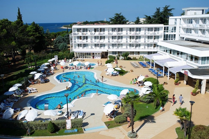 Imagen de la piscina del Hotel Aminess Laguna. Foto 14