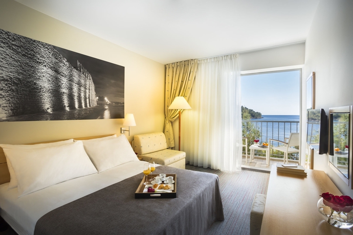 Imagen de la habitación del Hotel Aminess Lume. Foto 4