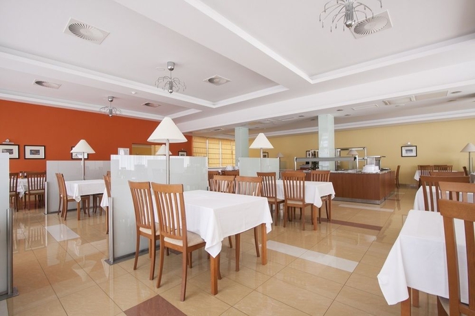 Imagen del bar/restaurante del Hotel Aminess Lume. Foto 2