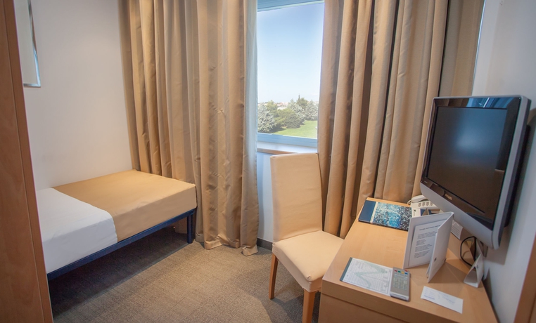 Imagen de la habitación del Hotel Aminess Vival Maestral. Foto 6