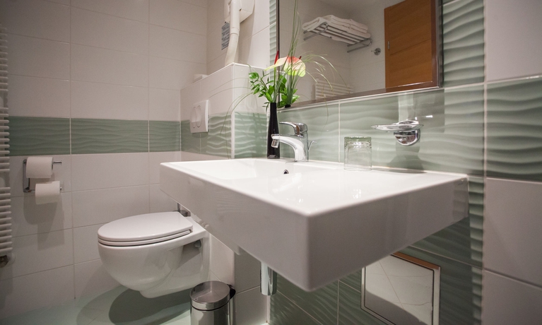 Imagen de la habitación del Hotel Aminess Vival Maestral. Foto 11