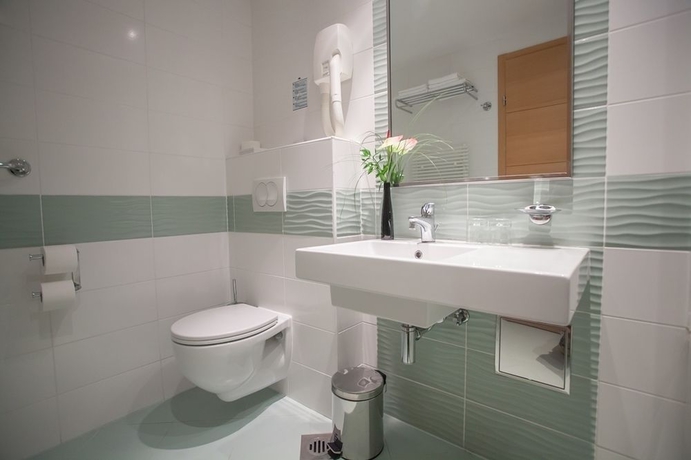 Imagen de la habitación del Hotel Aminess Vival Maestral. Foto 13