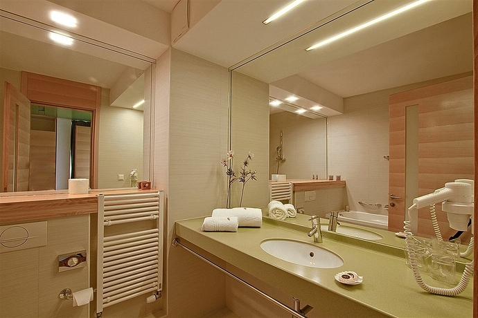 Imagen general del Hotel Aminess Vival Velaris Resort, Brac. Foto 13