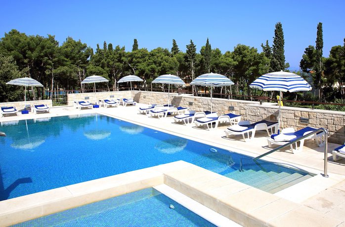 Imagen de la piscina del Hotel Aminess Vival Velaris Resort, Brac. Foto 19
