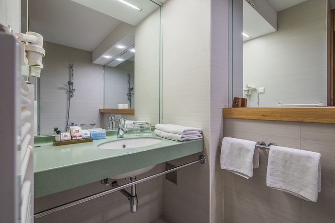 Imagen de la habitación del Hotel Aminess Vival Velaris Resort. Foto 6