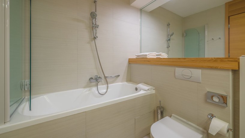 Imagen de la habitación del Hotel Aminess Vival Velaris Resort. Foto 9