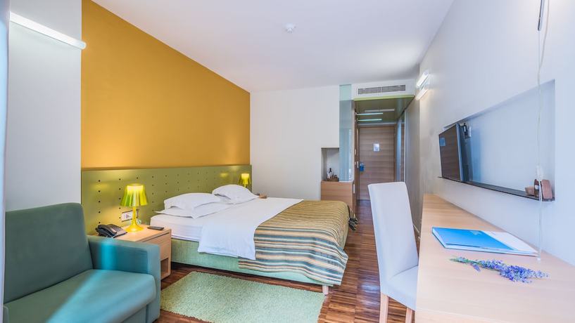 Imagen de la habitación del Hotel Aminess Vival Velaris Resort. Foto 12