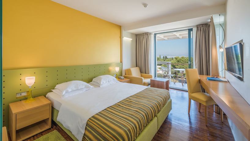 Imagen de la habitación del Hotel Aminess Vival Velaris Resort. Foto 13