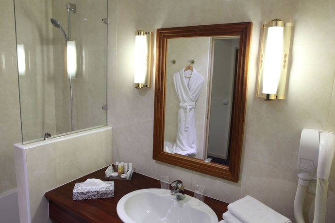 Imagen de la habitación del Hotel Amiral. Foto 18