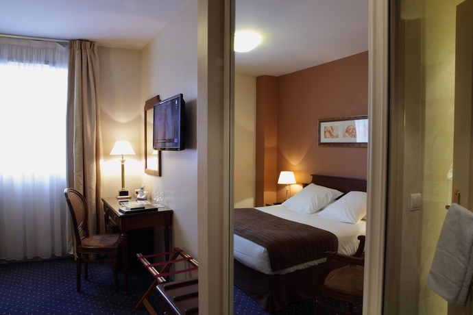 Imagen de la habitación del Hotel Amiral, Plaza de Italia. Foto 14