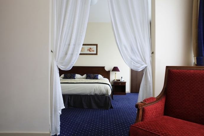 Imagen de la habitación del Hotel Amiral, Plaza de Italia. Foto 15