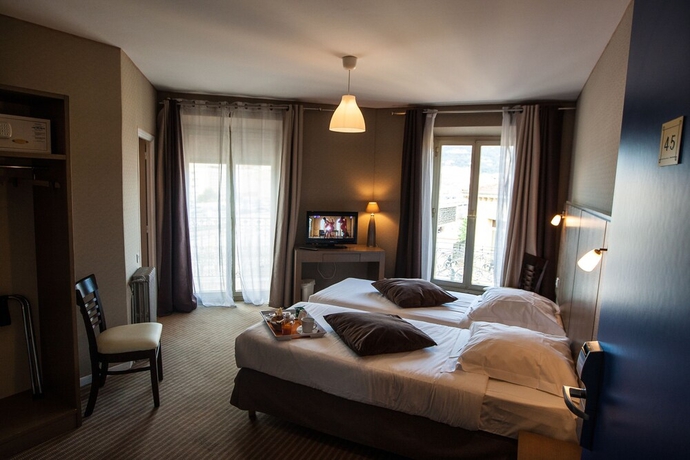 Imagen de la habitación del Hotel Amirauté, Cannes. Foto 3