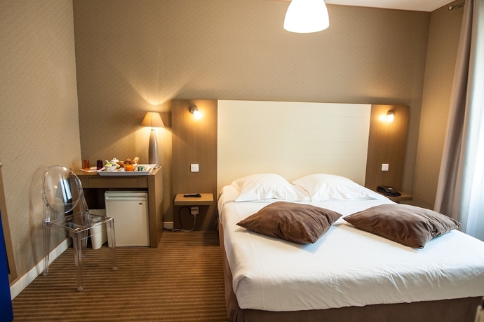 Imagen de la habitación del Hotel Amirauté, Cannes. Foto 7