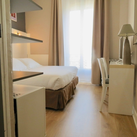 Imagen de la habitación del Hotel Amirauté, Cannes. Foto 8