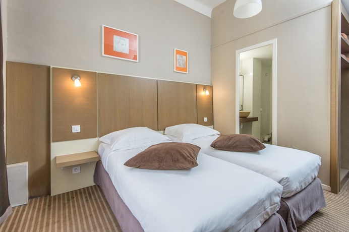 Imagen de la habitación del Hotel Amirauté, Cannes. Foto 10