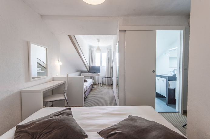 Imagen de la habitación del Hotel Amirauté, Cannes. Foto 12