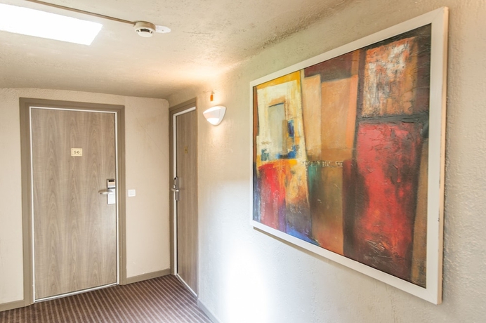 Imagen de la habitación del Hotel Amirauté, Cannes. Foto 16