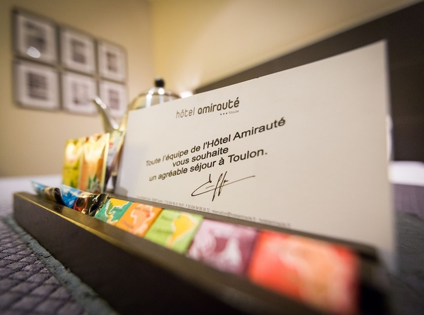 Imagen de la habitación del Hotel Amirauté, Toulon. Foto 9