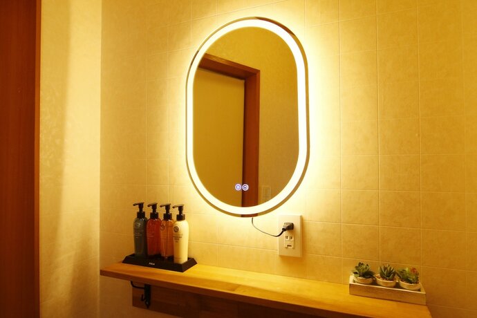 Imagen de la habitación del Hotel Amis Droles. Foto 13