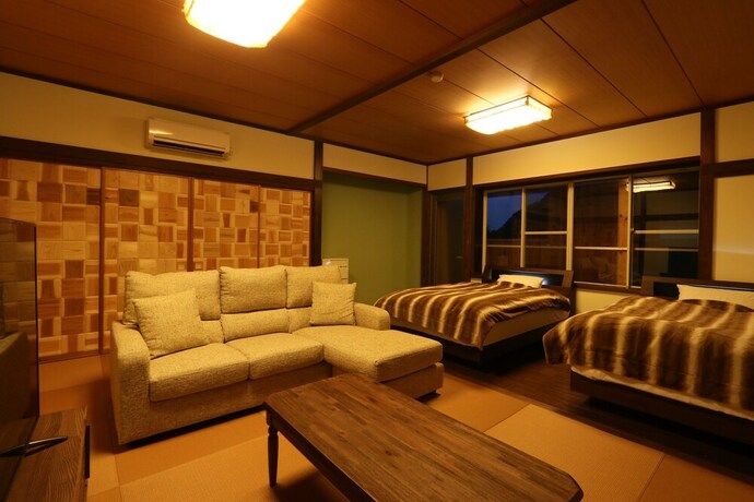 Imagen de la habitación del Hotel Amis Droles. Foto 17