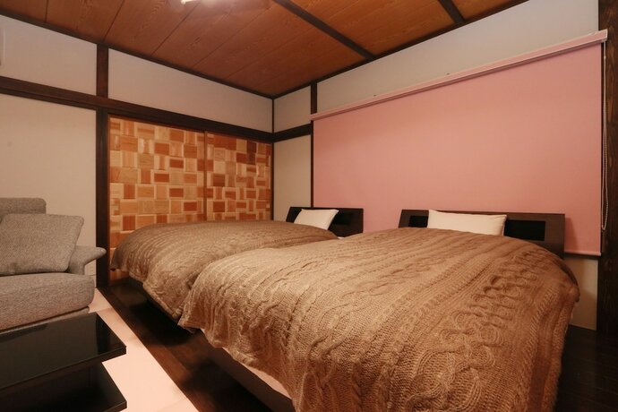 Imagen de la habitación del Hotel Amis Droles. Foto 20