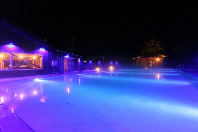 Imagen de la piscina del Hotel Amis Droles. Foto 35