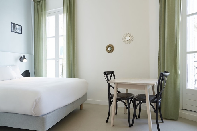 Imagen de la habitación del Hotel Amista Marseille. Foto 3