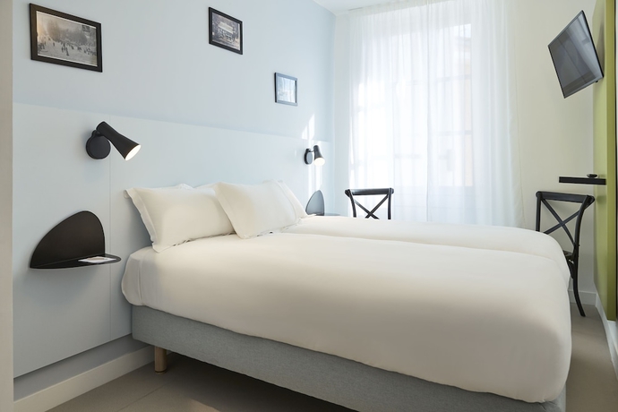 Imagen de la habitación del Hotel Amista Marseille. Foto 9