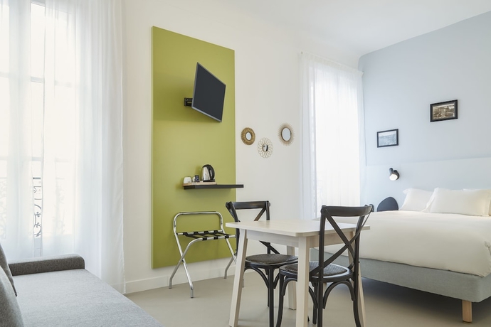 Imagen de la habitación del Hotel Amista Marseille. Foto 11