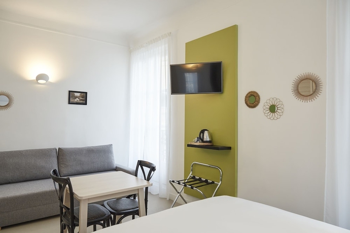 Imagen de la habitación del Hotel Amista Marseille. Foto 13