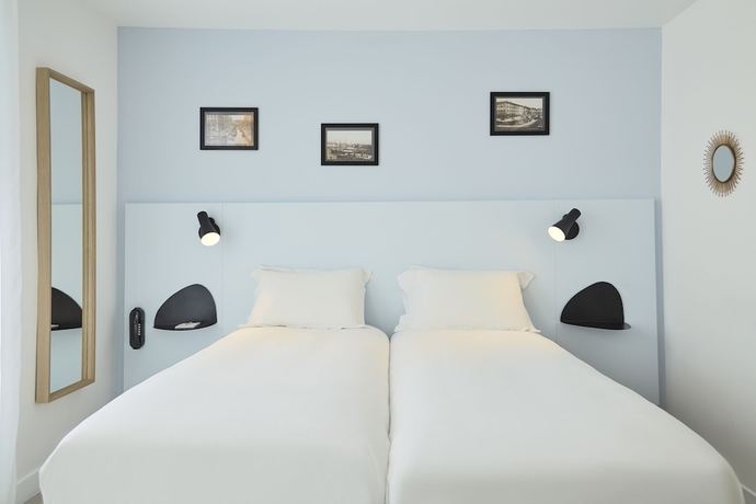 Imagen de la habitación del Hotel Amista Marseille. Foto 17