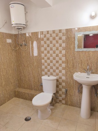 Imagen de la habitación del Hotel Amit, Bhuntar. Foto 7