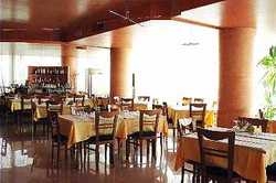 Imagen del bar/restaurante del Hotel Amiternum. Foto 2