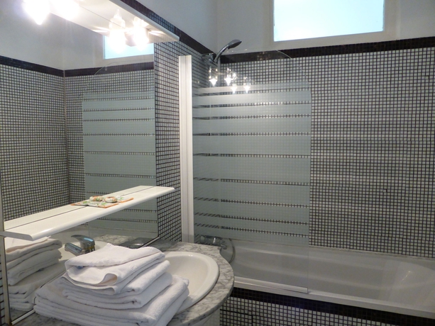 Imagen de la habitación del Hotel Ammi Nice Massena. Foto 11