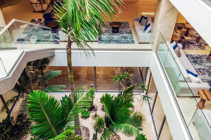 Imagen de los interiores del Hotel Ammoa Luxury and Spa Resort. Foto 19